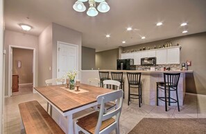 Dining - Lake-View Patio, Pool Table! Camdenton Family Unit (Camdenton)