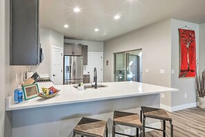 Fridge, microwave, stovetop, dishwasher - Modern Flagstaff Home, 4 Mi to Downtown! (Flagstaff)