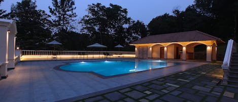 Piscine extérieure