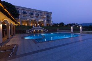 Piscine extérieure