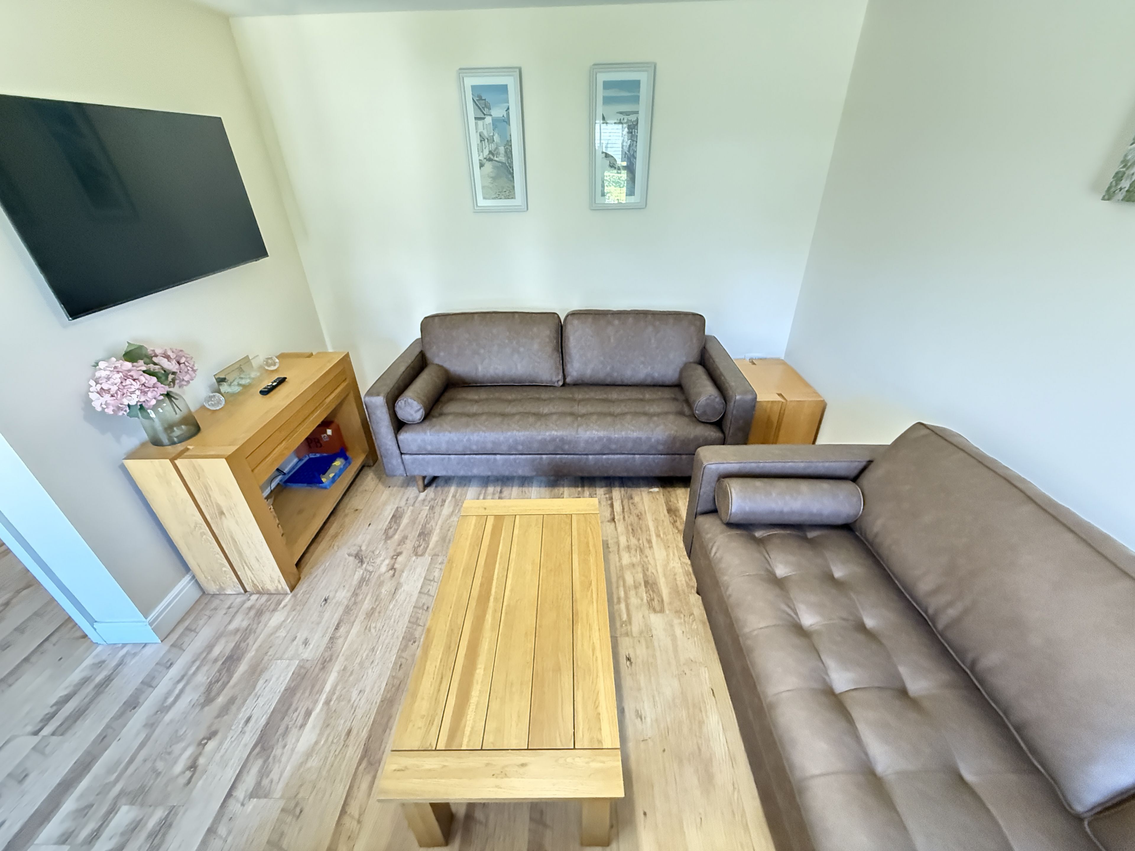 Stunning Coastal Cottage - Sleeping 8 In 4 Bedrooms - Pool And Beach Access Included. - Bridlington