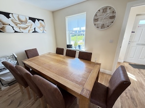 Dining - Stunning Coastal Cottage - Sleeping 8 in 4 Bedrooms - Pool and Beach Access Included. (Filey)