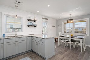 Fridge, microwave, oven, stovetop - Salty Pause 3 Bedroom Home in Kill Devil Hills (Kill Devil Hills)