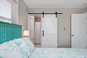 3 bedrooms, iron/ironing board, free WiFi, bed sheets - Salty Pause 3 Bedroom Home in Kill Devil Hills (Kill Devil Hills)