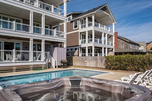 A heated pool - Queen Elizabeth - Oceanfront + Private Heated Pool (Nags Head)