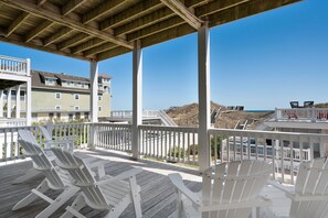 Terrace/patio - Imperial Palace 12 BR + Pets Stay Free! (Kill Devil Hills)