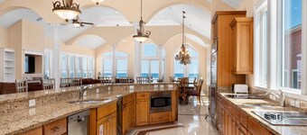 Imperial Palace 12 BR + Pets Stay Free!