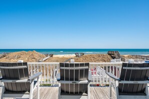 Property grounds - Imperial Palace 12 BR + Pets Stay Free! (Kill Devil Hills)