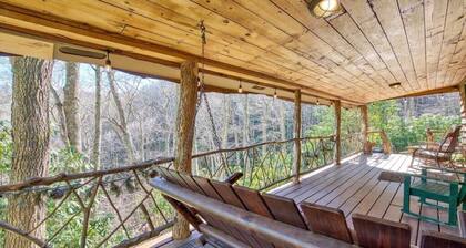 Roughin' it - Secluded, Rustic 2 BR / 1 BA Mountain Cabin, Hot Tub, Private