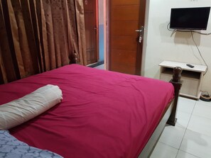 Room - Hotel Alifah 1 by Zuzu (Tangerang)