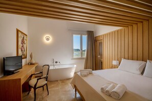 Superior Room, Terrace | Minibar, in-room safe, individually decorated, individually furnished - Dimora Oru (Lecce)