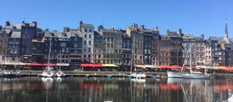 Riverside House & Terrace in Village & Restaurants, Wood Burning Stove, Walking
