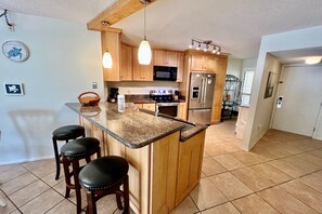 Refrigerador, microondas y horno