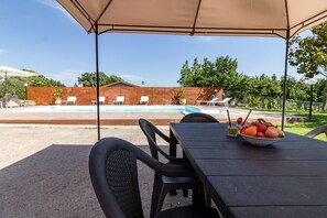 Outdoor dining - Vacation Villa "La Quercia★ Swimming Pool-BBQ-Nature (Carbognano)