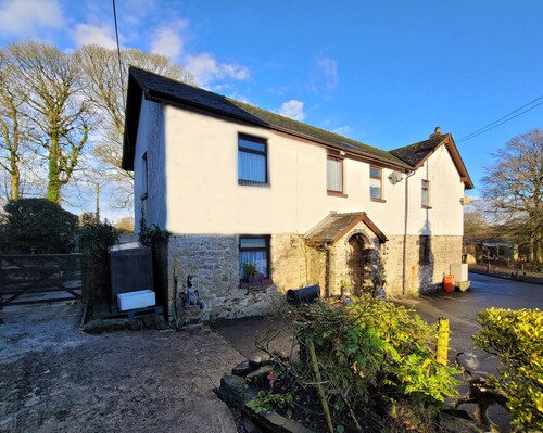 Comfortable character cottage with small garden on smallholding.  Pets welcome.