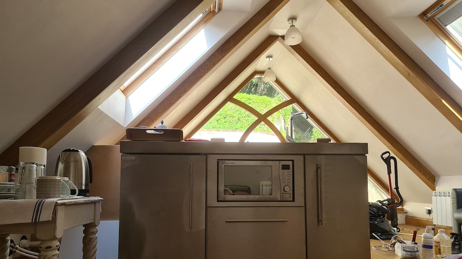 Charming En-suite Bedroom With Patio in St Aubin