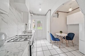 Refrigerador, utensilios de cocina