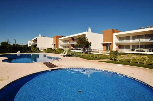 Outdoor pool - Casa Jaffa Olhos de Água (Albufeira)