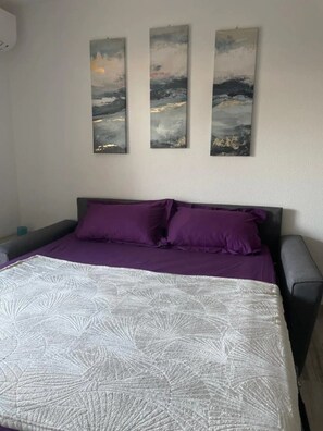 1 bedroom, iron/ironing board, free WiFi, bed sheets