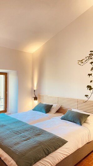 4 chambres, bureau, fer et planche à repasser, Wi-Fi gratuit