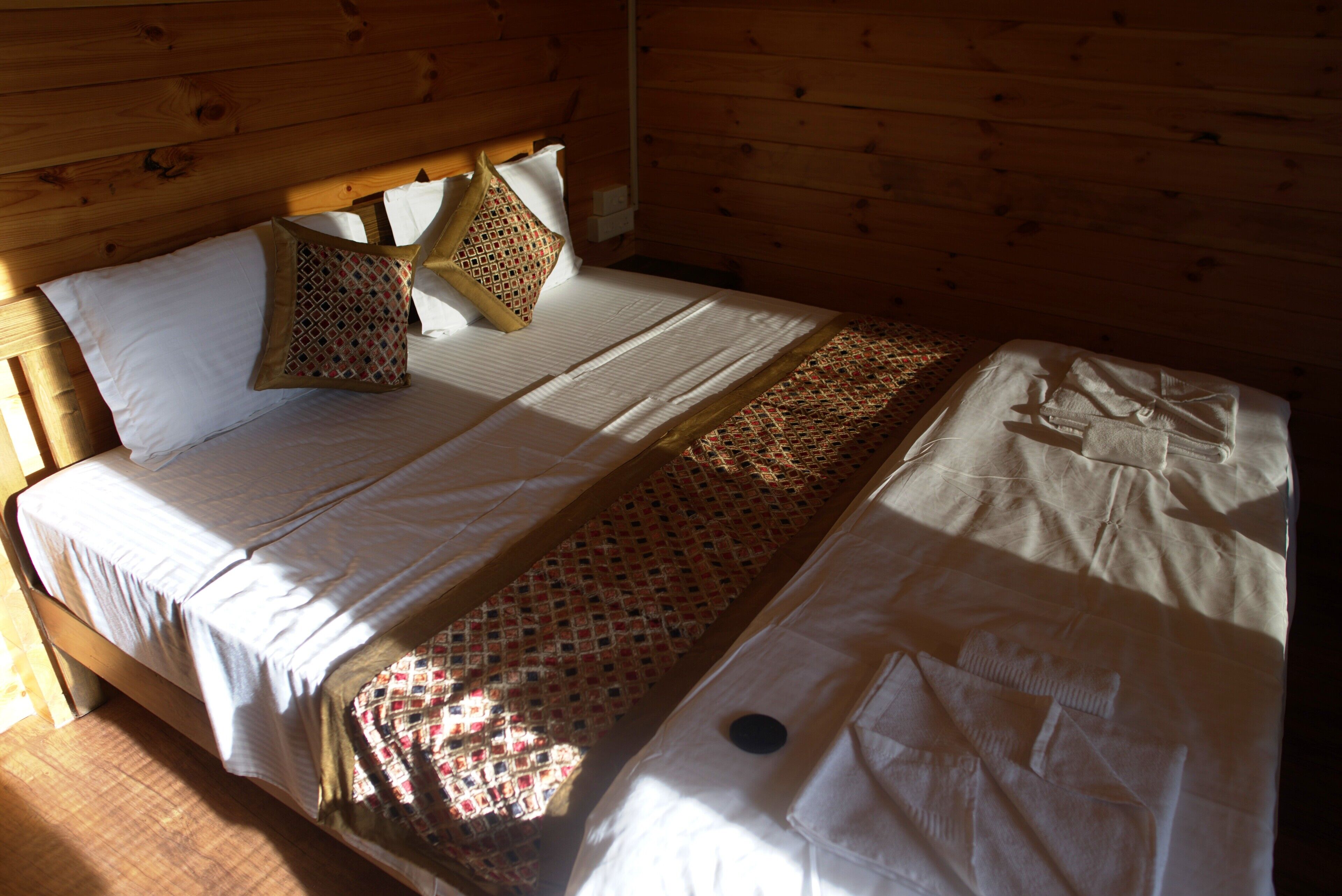 Minibar, tabla de planchar con plancha y wifi gratis 