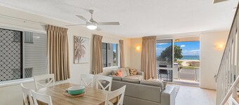 Longbeach 6 - Beachfront Bilinga - Min. 3 night stays!