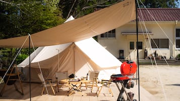 Tenda Luxury | Copriletto in piuma, una scrivania, Wi-Fi gratuito, lenzuola