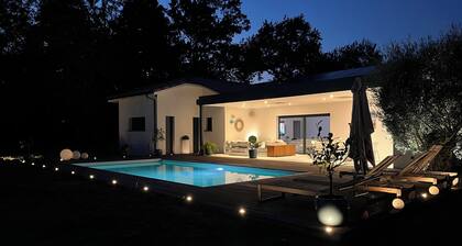 5* villa with heated pool - Close to beaches & Basque Country