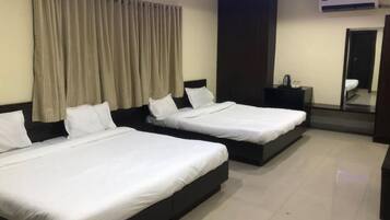 Habitación Deluxe | Espacio para trabajar con un portátil y wifi gratis