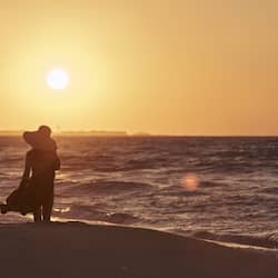 Spiaggia privata, sabbia bianca, lettini da mare, ombrelloni