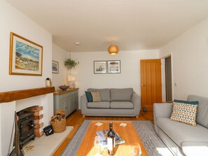 Cottage | Living area - Beach Retreat (Weymouth)