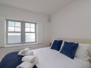 Cottage | 2 bedrooms, individually decorated, individually furnished, free WiFi - Beach Retreat (Weymouth)