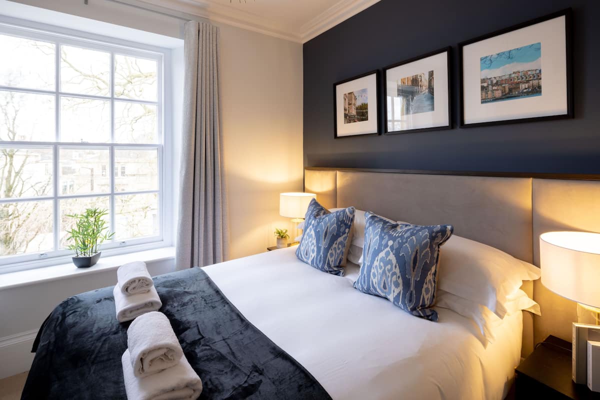 Familie suite, 1 slaapkamer | 1 slaapkamer, hypoallergeen beddengoed, een kluis op de kamer