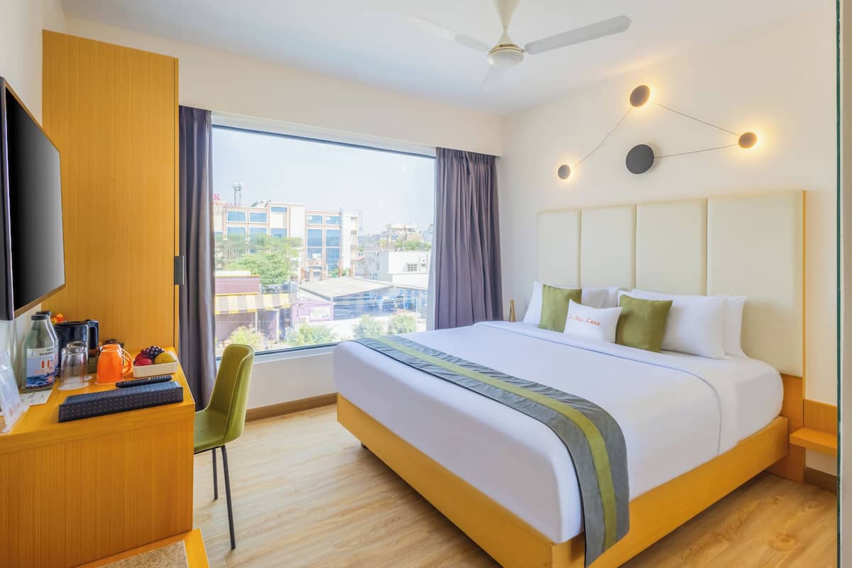 connect room | 1 bedroom, premium bedding, memory-foam beds, minibar