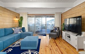 TV - Amazing 5 BR 3.5 BA Ocean Block Townhouse with a Pool (Ocean City)