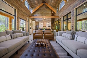 Smart-TV, peis, fotballspill og bordtennis