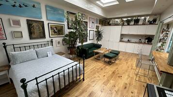 Premium Studio, Courtyard View (Room D)
