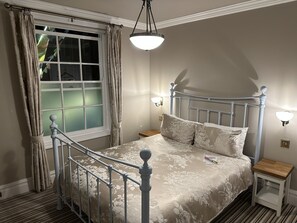 Doppelzimmer, Blick auf den Innenhof (Room A)