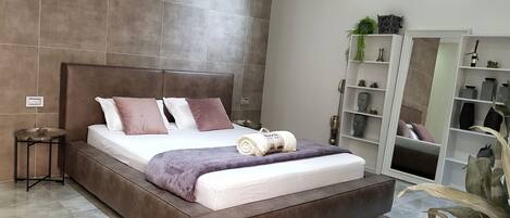 1 sovrum, skrivbord, strykjärn/strykbräda och wi-fi