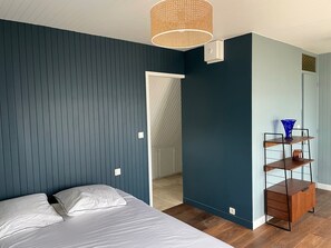 3 habitaciones, escritorio, tabla de planchar con plancha y wifi gratis 