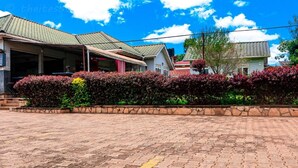 Parking - Galaxy Country Club & Hotel (Ngora)