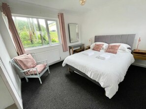 3 chambres, fer et planche Ă repasser, Wi-Fi gratuit, draps fournis