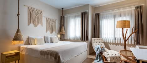 Deluxe Room | Premium bedding, minibar, in-room safe, desk