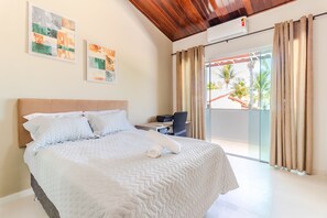 House | 4 bedrooms, iron/ironing board, free WiFi, bed sheets -  GB60 Excellent House 4 Suites (Camaçari)