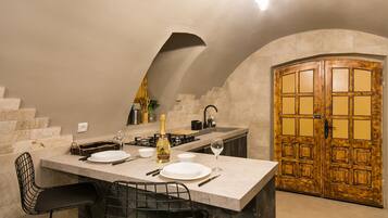 Fridge, microwave, stovetop