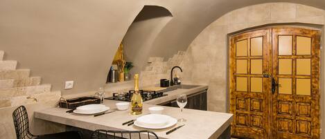 Fridge, microwave, stovetop