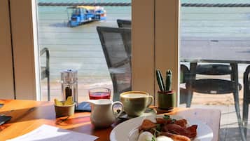 Free daily full breakfast
