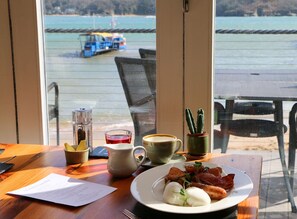 Free daily full breakfast  - South Sands Hotel (Salcombe)