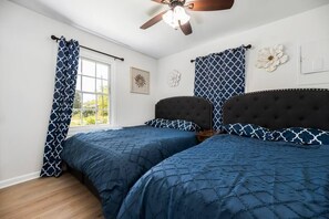 2 chambres, fer et planche à repasser, lit de bébé portatif, Wi-Fi