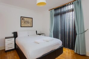 Basic Apartment, Multiple Beds | 2 bedrooms, iron/ironing board, WiFi, bed sheets - Bright 2 Bedroom Apartment in Islington (London)